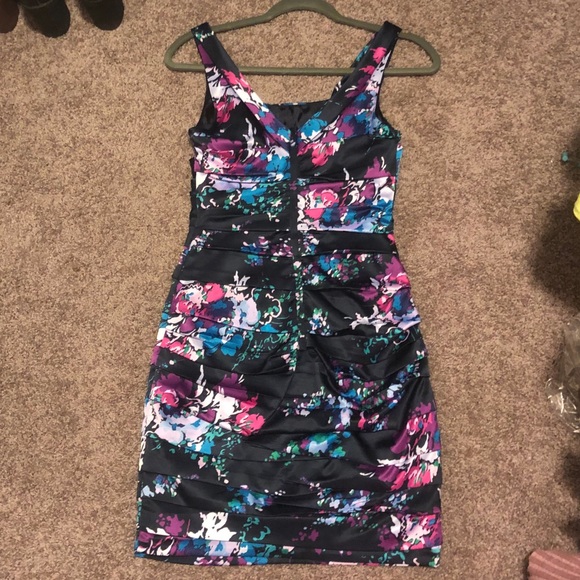 Express Floral Ruched Dress - Picture 2 of 4